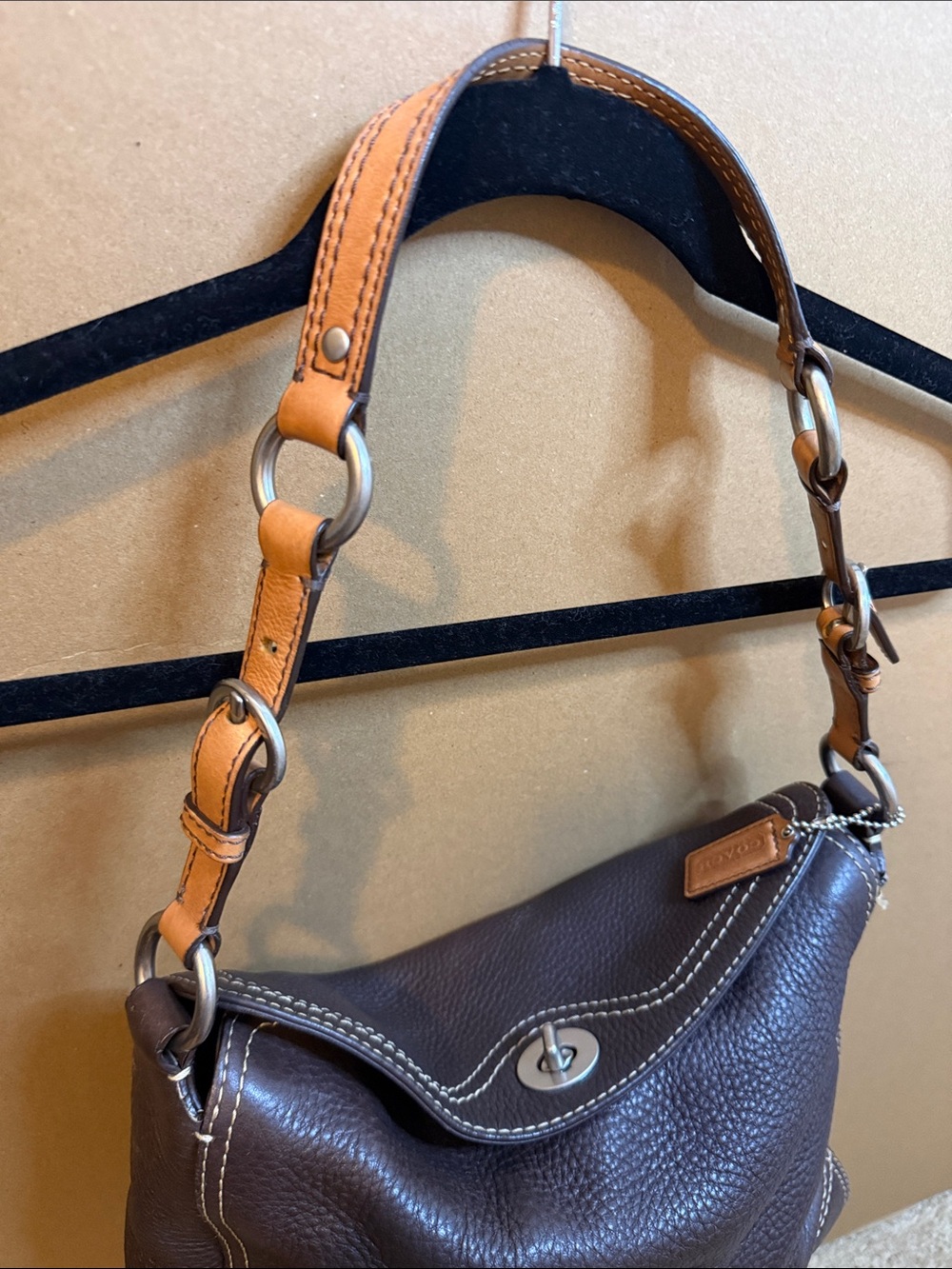 Coach Brown Pebbled Chelsea Leather Shoulder Bag with Contrast Stitching - Picture 3 of 11